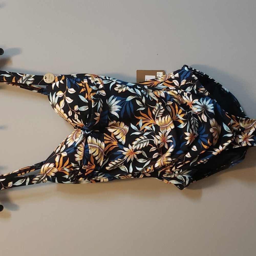 NipTuck NWT Twist Front Blue and Orange Floral Print Swimsuit, size 6